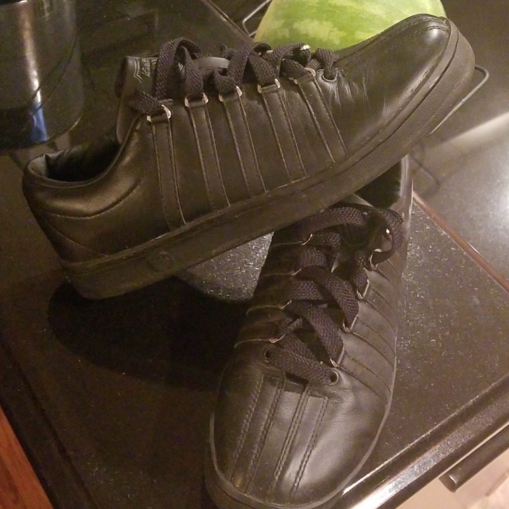 Classic K Swiss Tennis Shoes